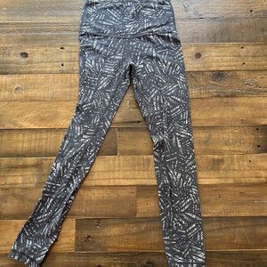 Girls size 8 Ivivva pants